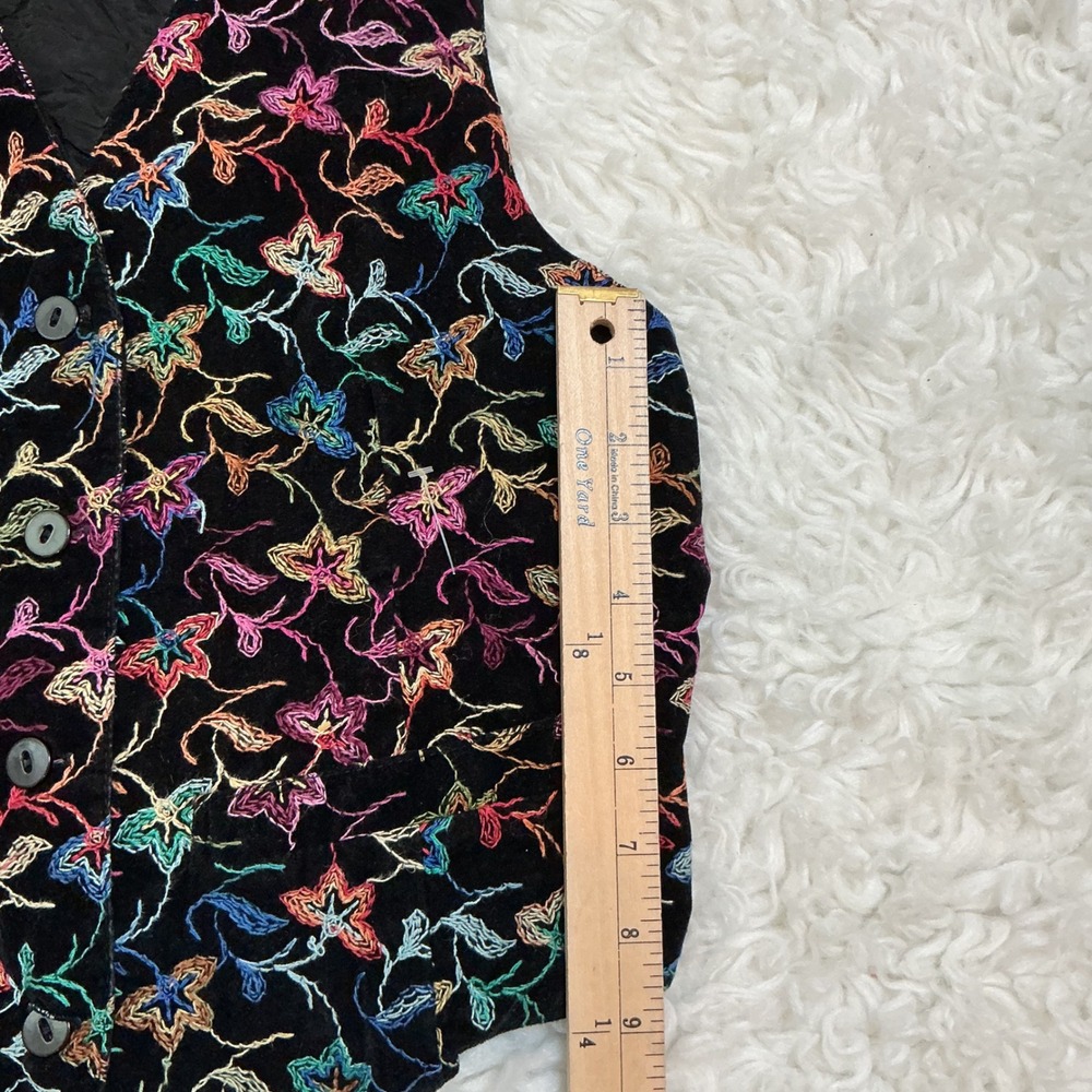 Vintage GUESS by Georges Marciano Embroidered Velvet Vest Made USA Floral Boho M - Picture 5 of 8